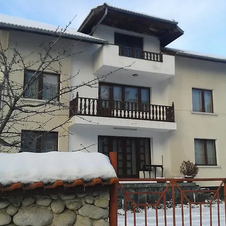 בית הארחה Alexander House