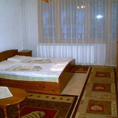 Alexander House בנסקו