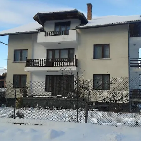 Alexander House בית הארחה בנסקו