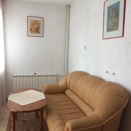 Alexander House בנסקו